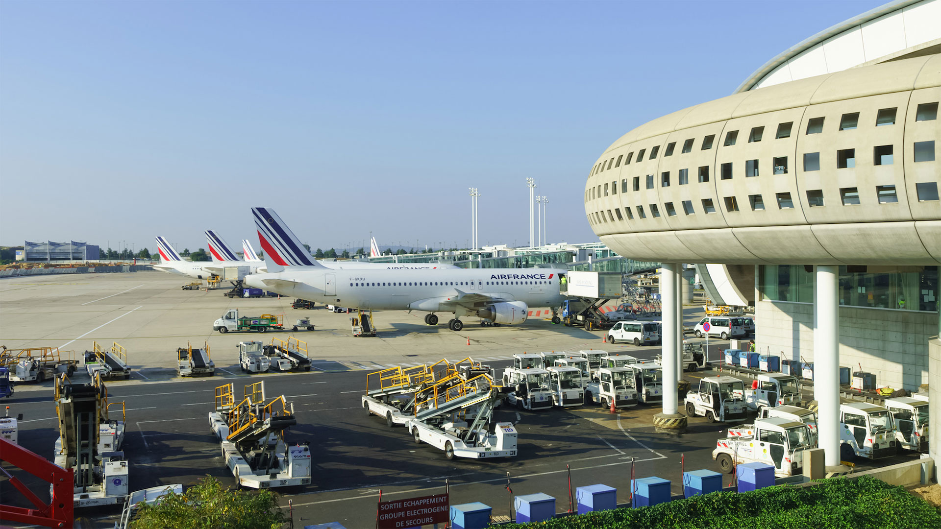 Charles de Gaulle Airport (CDG)